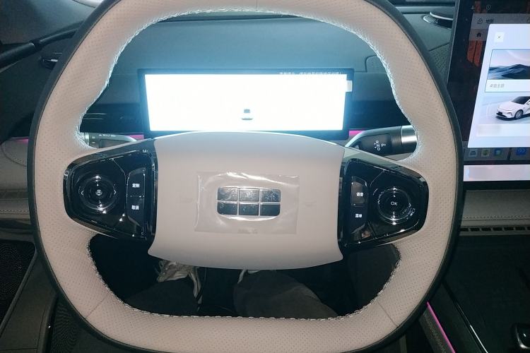 Used  Galaxy 8 2025 130km EM-i Deluxe Edition
