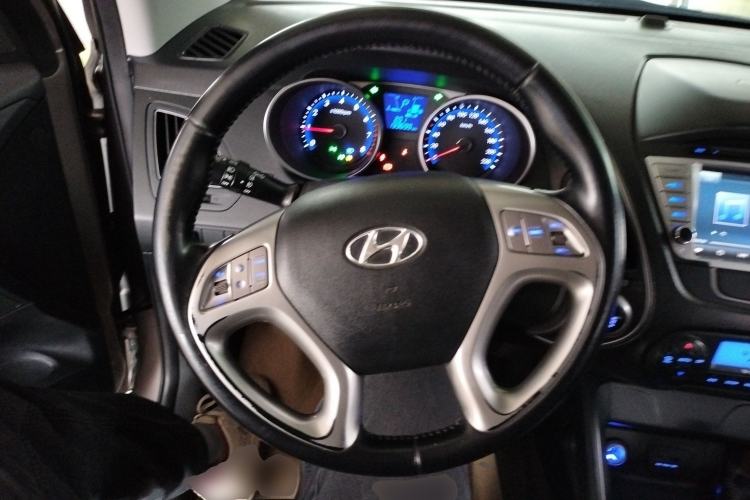 Used Hyundai ix35 2013 2.0L Automatic Two-Wheel Drive Smart GLS China IV Standard