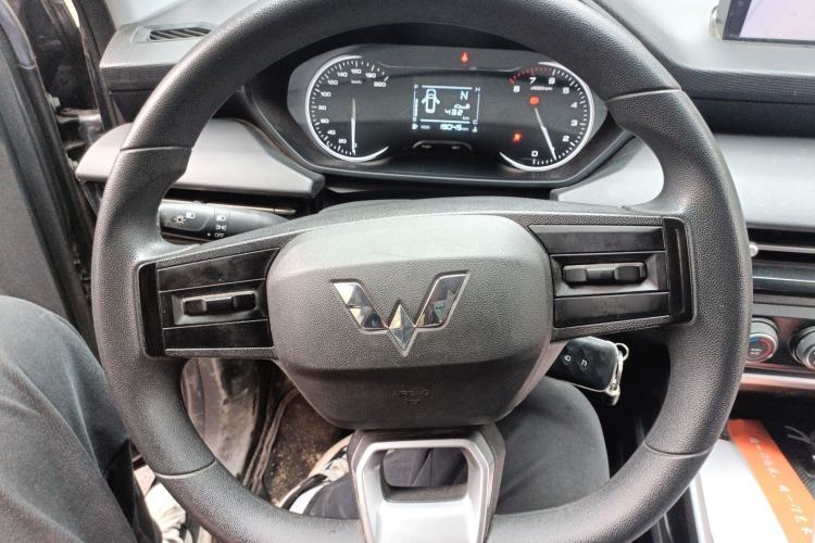 Used Wuling Alvez 2022 1.5L Manual Free-Style Model
