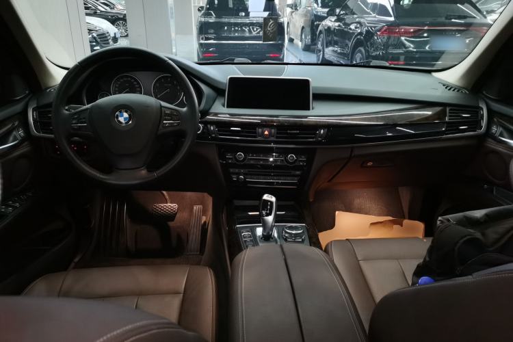 Used BMW X5 2015 xDrive28i
