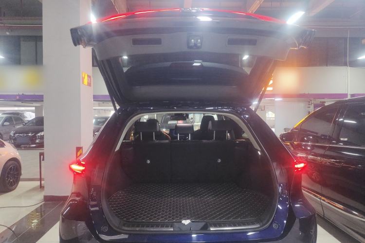 Used Toyota Harrier 2022 2.0L CVT Two-Wheel Drive Deluxe Edition
