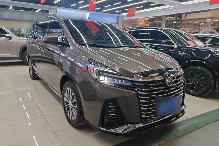 Used Buick GL8 2023 Facelifted Land Cruiser Executive Luxury Version
