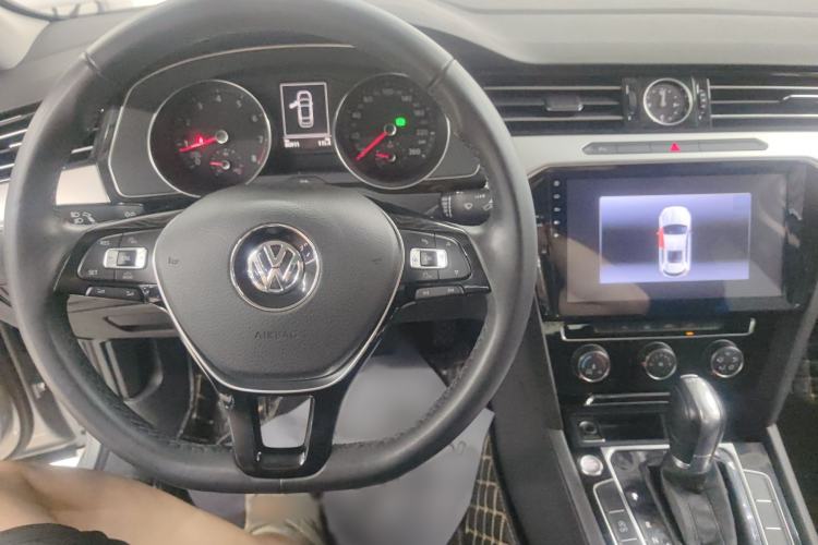 Used Volkswagen Magotan 2017 330TSI DSG Leading Model
