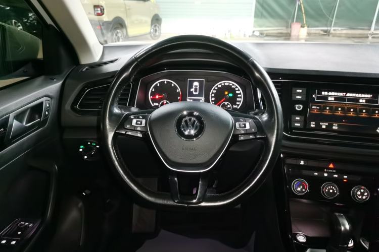 Used Volkswagen T-ROC 2019 280TSI DSG Two-Wheel Drive Comfort Version China VI Standard