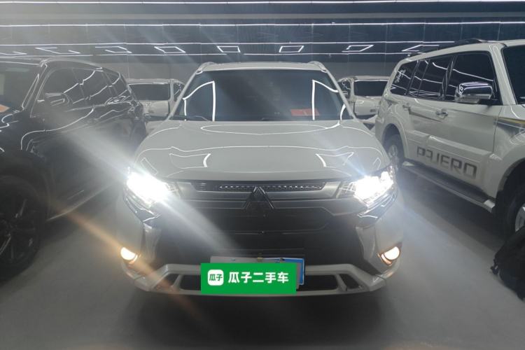 Used Mitsubishi Outlander 2021 2.4L 4x4 Zhi Xiang Edition 7 Seats