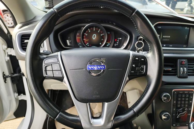 Used Volvo V40 2014 2.0T Zhiya Edition