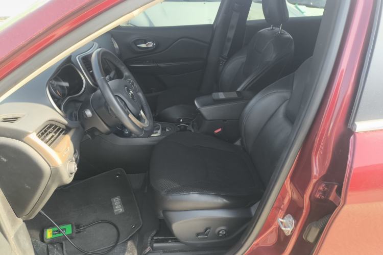 Used  Cherokee 2016 2.4L Professional Smart Version