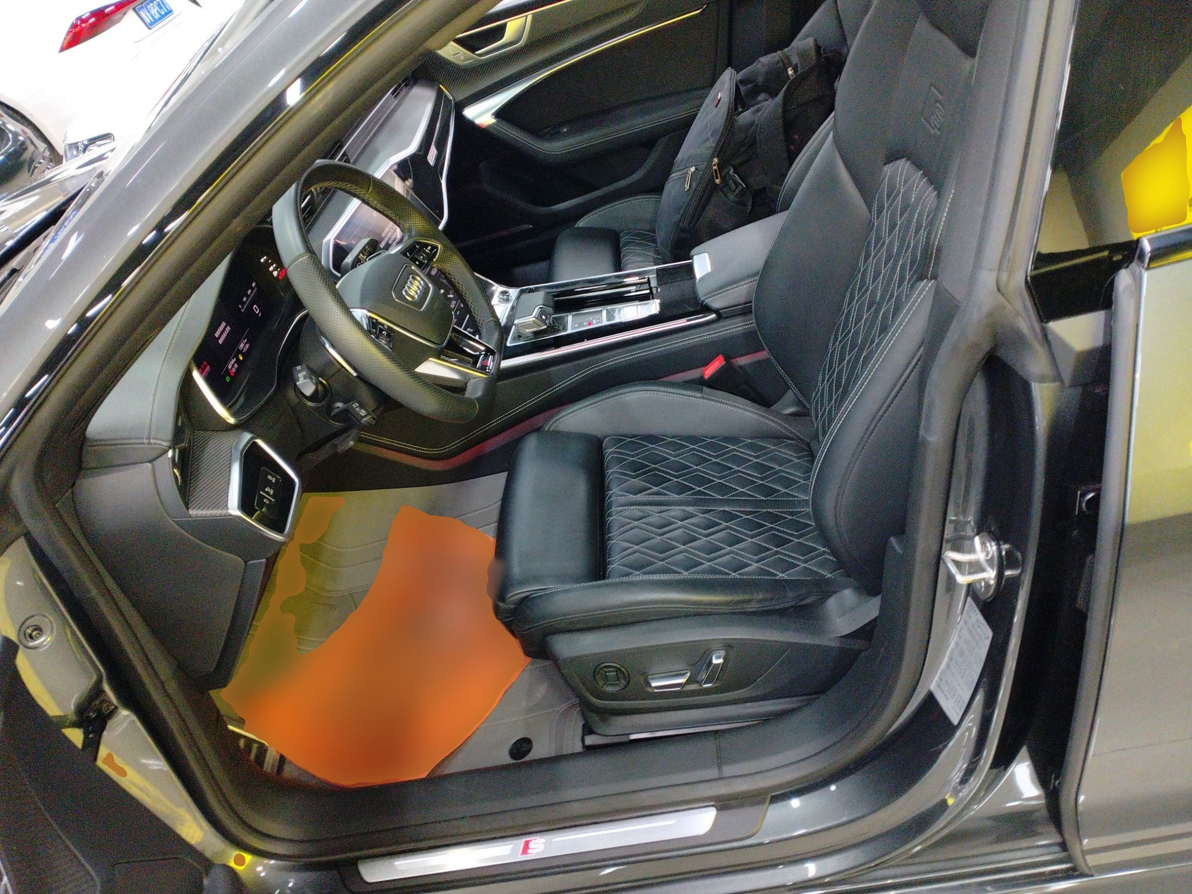 Переднее сиденье в автомобиле