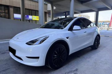 Used Tesla Model Y 2023 Long-Range All-Wheel-Drive Version