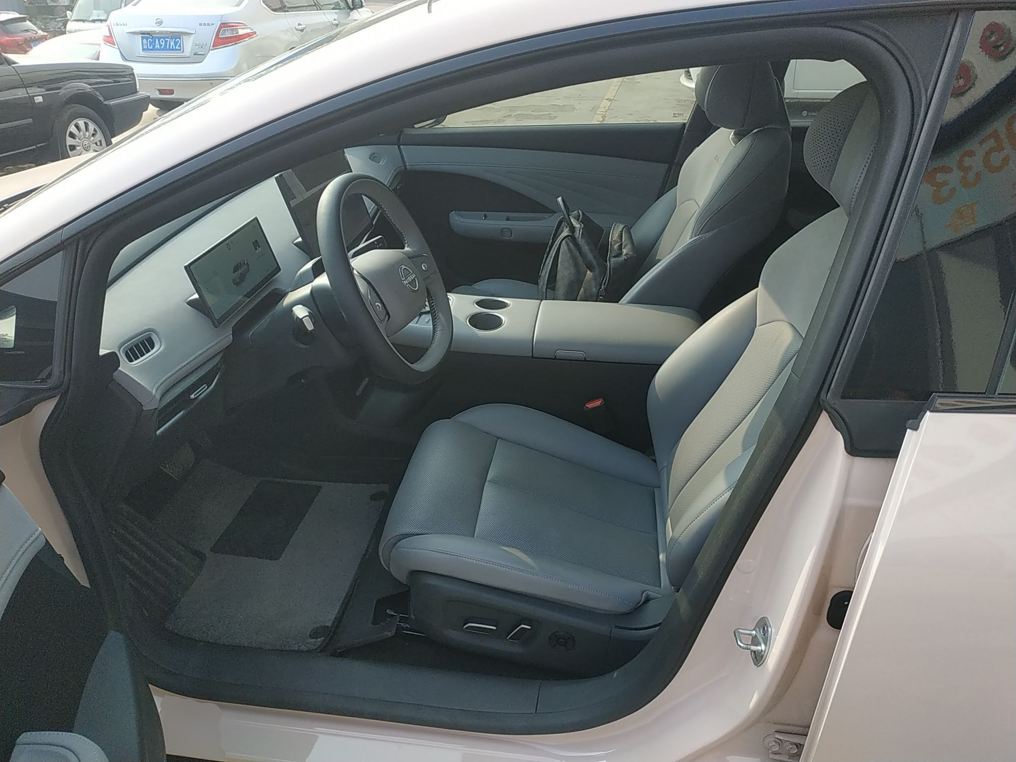 Переднее сиденье в автомобиле