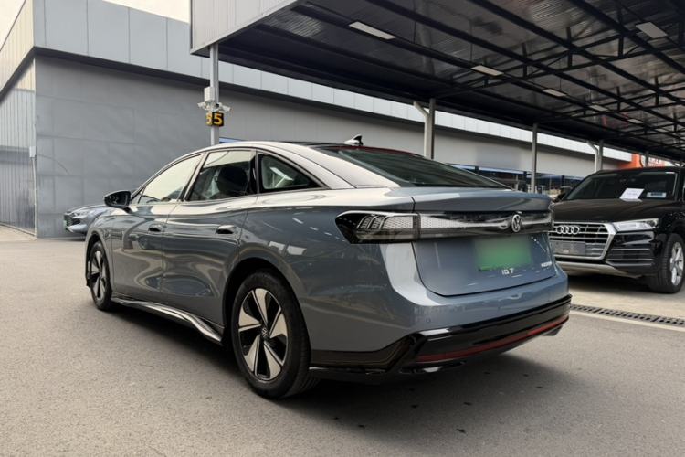 Used Volkswagen ID.7 VIZZION 2024 AIR model