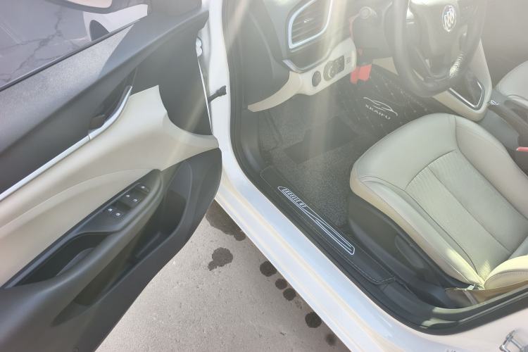 Used Buick GT 2017 15N Automatic Elite Version
