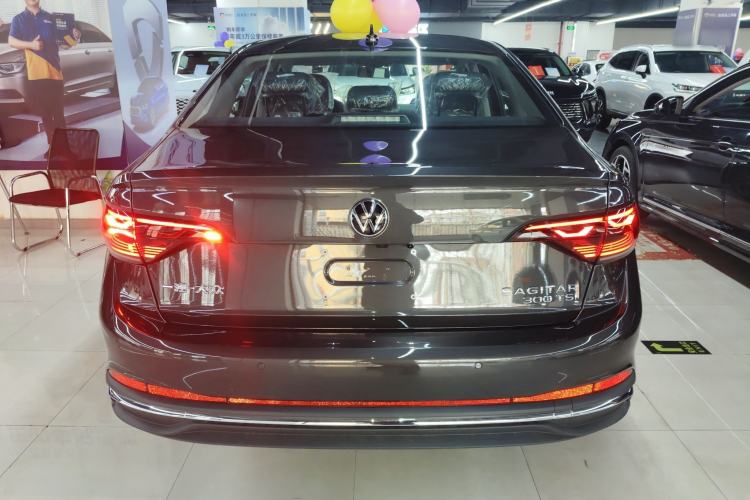 Used Volkswagen Sagitar 
