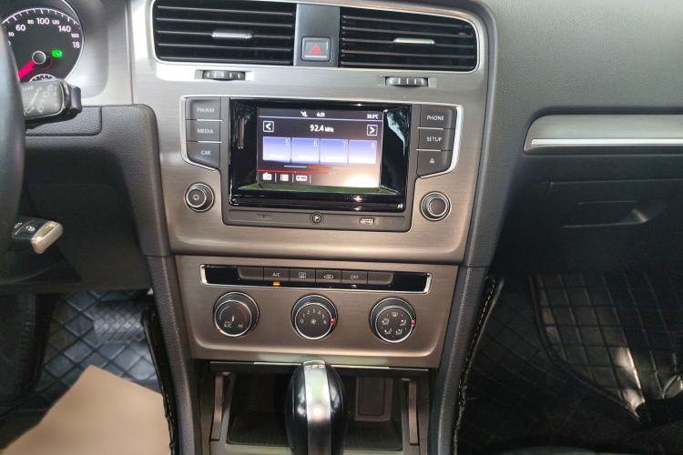 Used Volkswagen Golf 2016 230TSI Automatic Comfort Version
