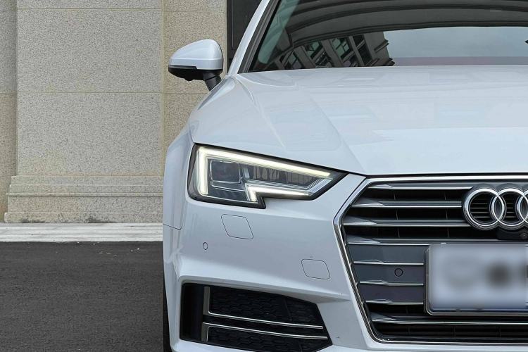 Used Audi A4L 2018 30th Anniversary Edition 40 TFSI Fashion Model
