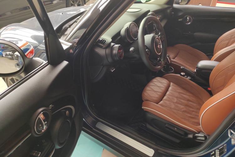 Used  MINI 2018 1.5T COOPER Artist Five-Door Edition
