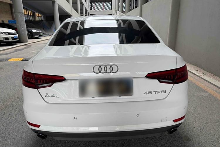 Used Audi A4L 2017 40 TFSI Ambition Edition
