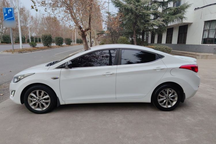 Used Hyundai Elantra 2015 1.6L Manual Fashion Edition
