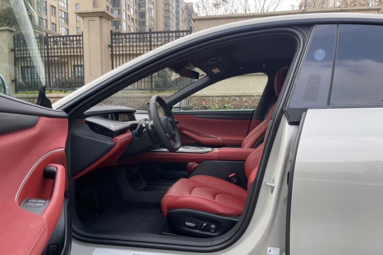 Used  SU7 2024 Rear-Drive Ultra-Long Range Advanced Pro-Level Intelligent Driving Version
