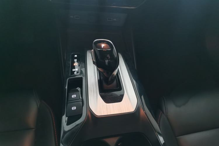 Used MG 5 2022 300TGI DCT Chao Yue Luxury Edition