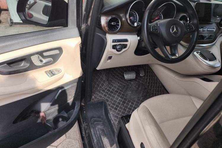 Used Mercedes-Benz V-Class 2020 V 260 L Long-wheelbase Luxury Edition