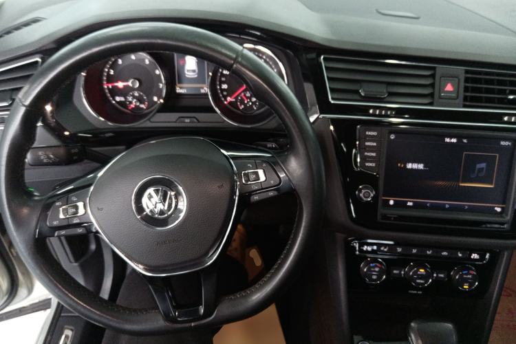 Used Volkswagen Tiguan L 2017 330TSI Automatic Two-Wheel Drive Flagship Edition
