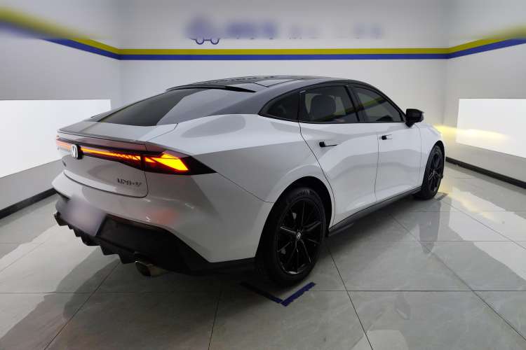 Used Changan UNI-V 2022 1.5T Prestige Version
