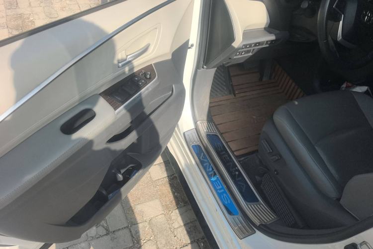 Used Toyota Sienna 2021 2.5L Hybrid Luxury Edition
