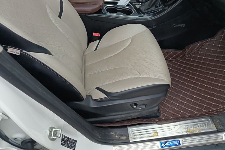 Used Baojun 730 2017 1.5T DCT Flagship Model 7 Seats China V Emission Standard
