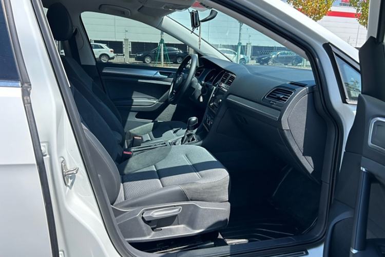 Used Volkswagen Golf 2018 230TSI Automatic Comfort Model
