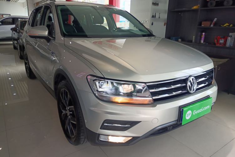 Used Volkswagen Tiguan L 2019 Revised 330TSI Automatic Two-Wheel Drive Smart & Luxury Edition China VI Standard
