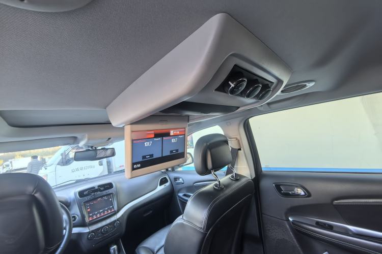 Used Dodge Journey 2013 2.4L Two-Wheel Drive Luxury Version
