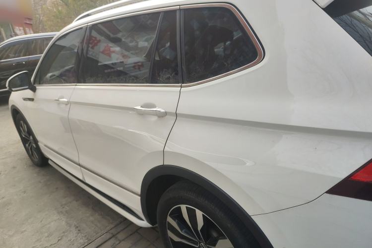 Used Volkswagen Tiguan L 2022 380TSI Automatic All-Wheel Drive R-Line Enhanced Comfort 7-Seater
