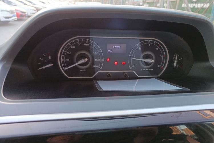 Used SAIC MAXUS Xintu V80 2019 2.5T Classic 6-Speed Manual Van Short Wheelbase Mid-Roof 6-Seater