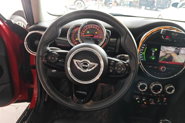 Used  MINI 2018 1.5T COOPER Classic Edition Five-Door Version
