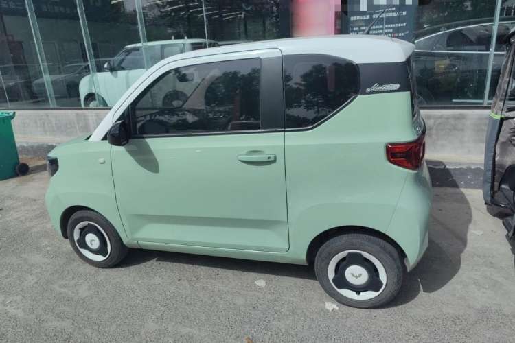 Used Wuling Hongguang MINIEV 2022 Macaron Premium Model – Lithium Ternary Battery
