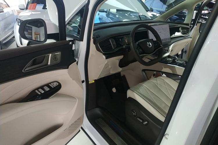 Used Denza D9 2024 DM-i 980 Four-Wheel Drive Prestige Model