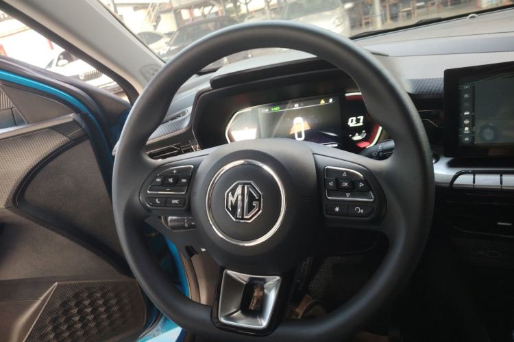 Used MG 5 2021 180 DVVT CVT Youth Luxury Edition
