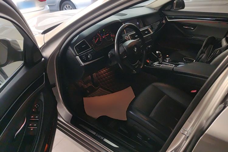 Used BMW 5 Series 2017 520Li Elegant Edition

