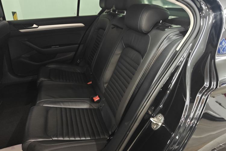 Used Volkswagen Magotan 2018 280TSI DSG Comfort Model
