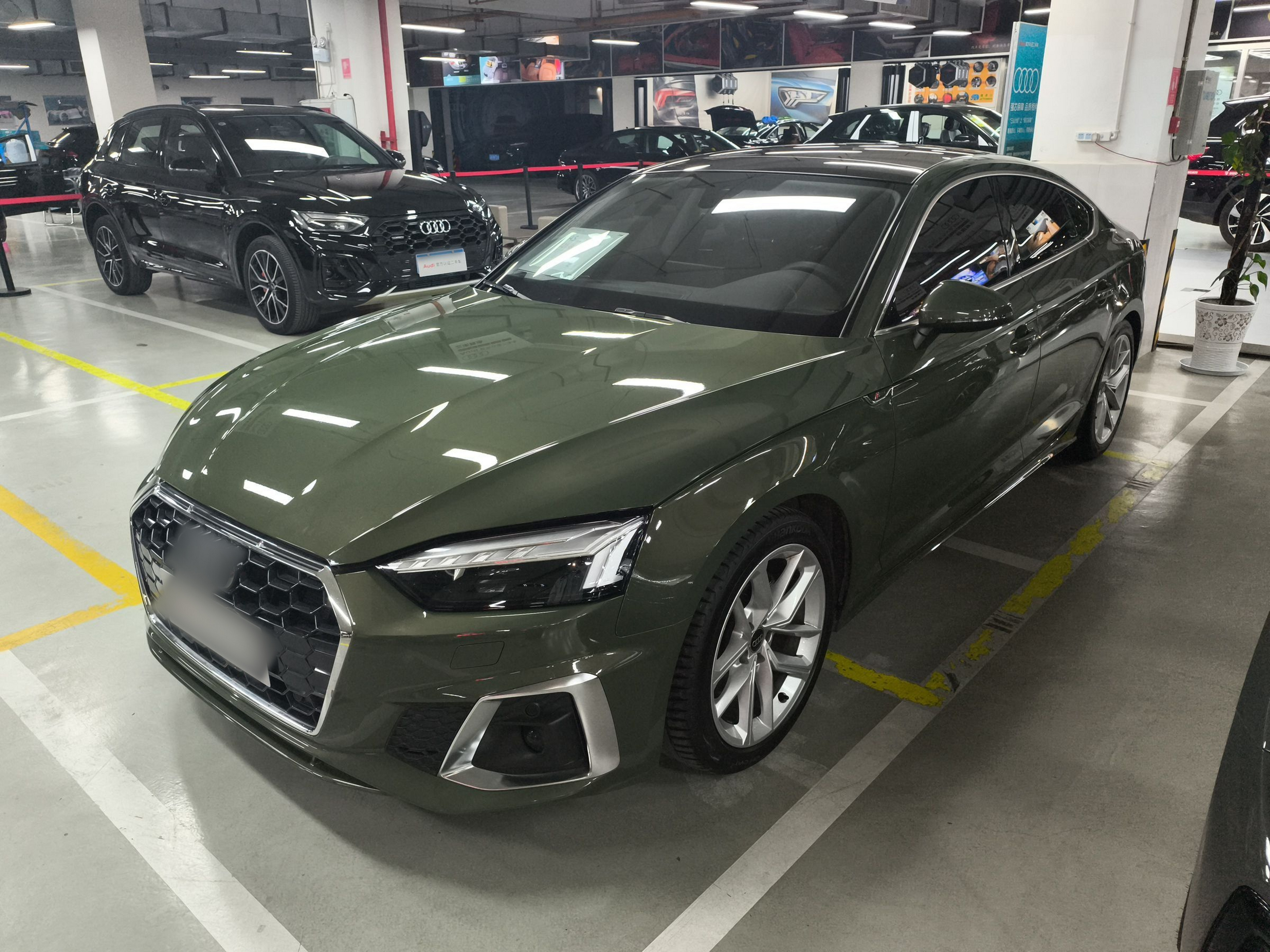 Под передней частью автомобиля