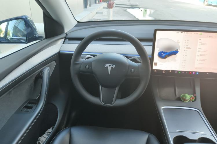 Used Tesla Model Y 2023 Rear-Wheel-Drive Version

