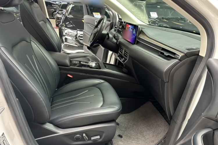 Used Ford Edge 2021 PLUS EcoBoost 245 Two-Wheel-Drive Titanium 7-Seater
