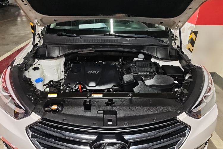 Used Hyundai Santa Fe 2017 2.4L Automatic Two-Wheel Drive Smart Version 5 Seats
