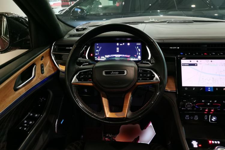 Used  Grand Cherokee New Energy 2023 4xe Summit Edition
