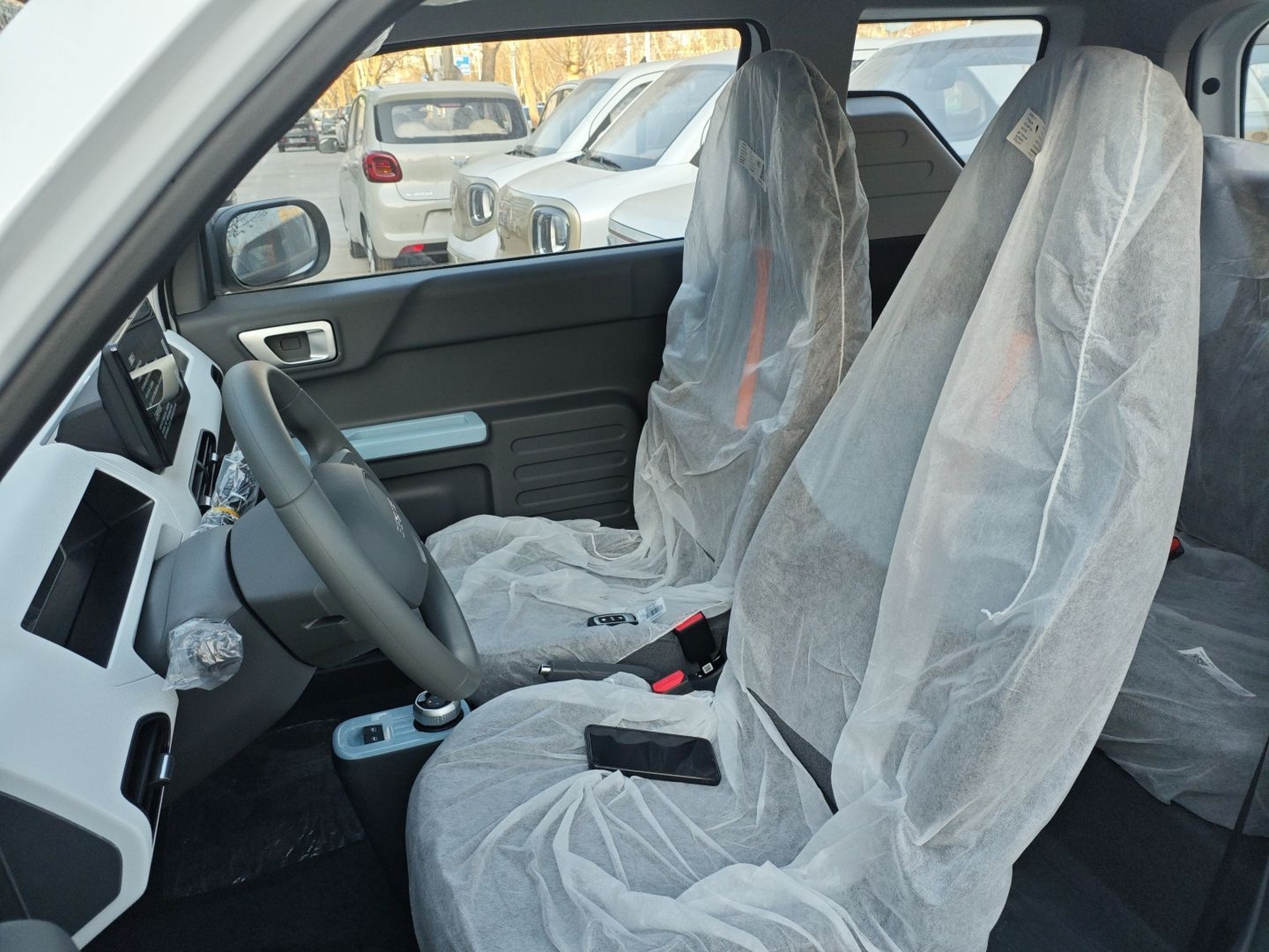 Переднее сиденье в автомобиле