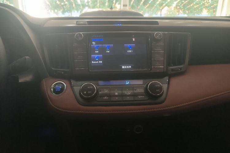 Used Toyota RAV4 2015 2.5L Automatic 4x4 Elite Edition
