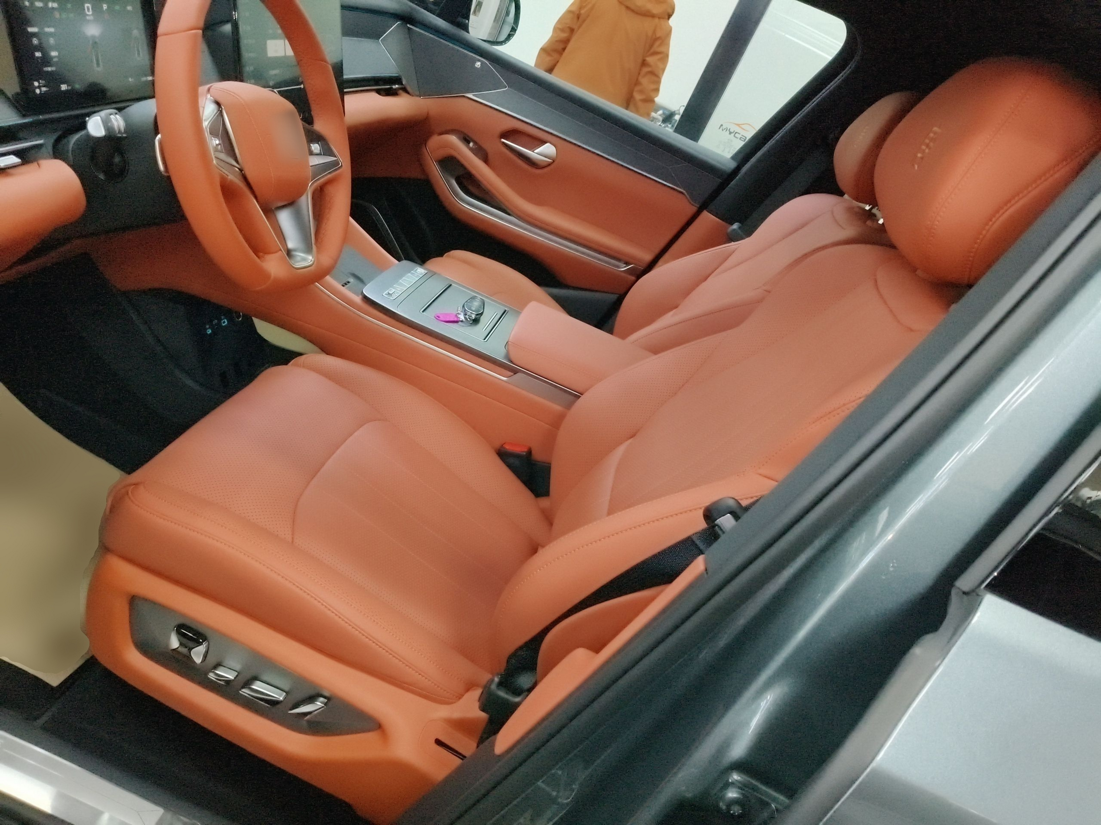 Переднее сиденье в автомобиле