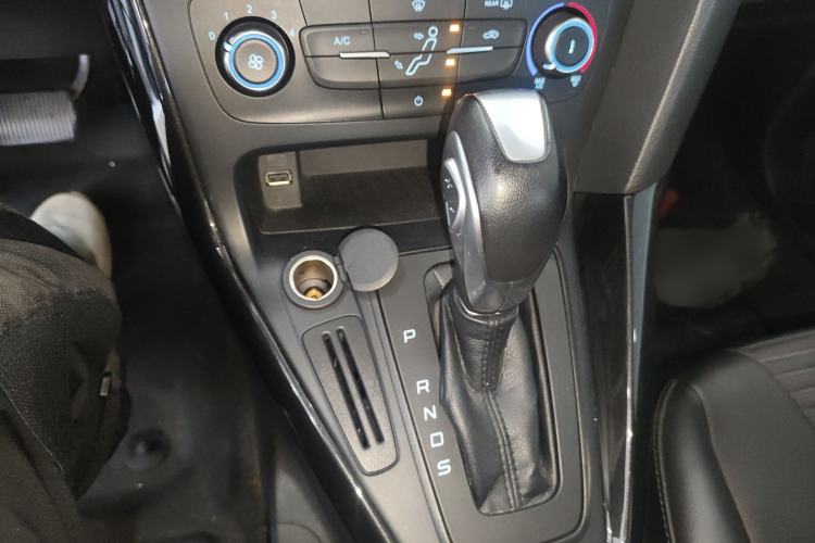 Used Ford Focus 2018 Hatchback Classic 1.6L Automatic Trendy SmartDrive Edition
