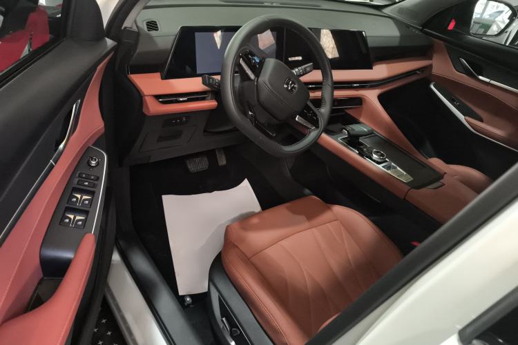 Used Changan CS75 PLUS 2024 3rd Generation Champion Edition 1.5T Intelligent Drive Dynamic Model
